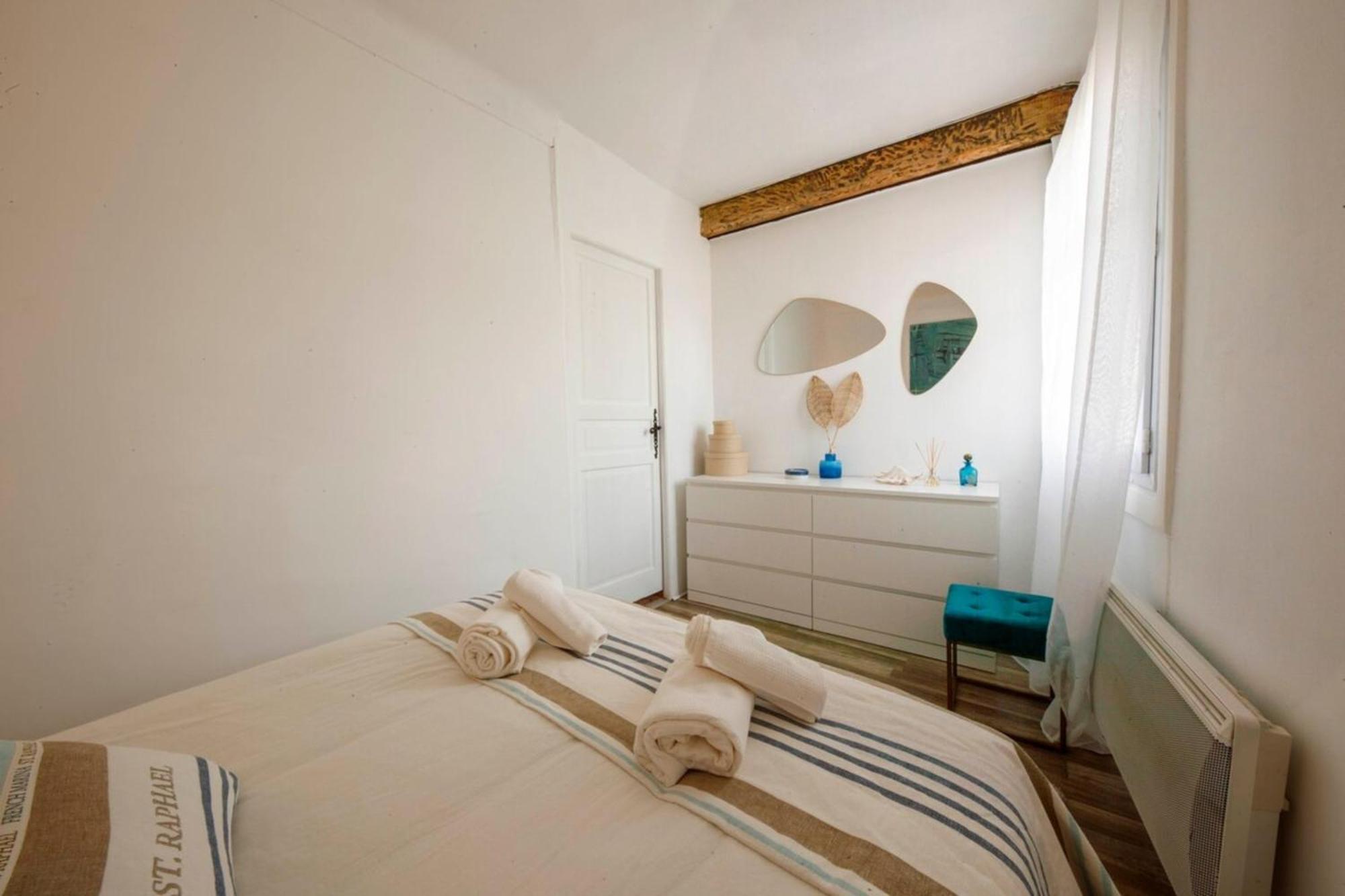06M - Old Antibes Beautiful Duplex Terrace With Sea View Appartement Buitenkant foto